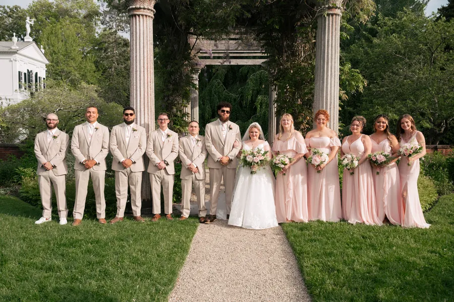 Victoria & Robert, photo 8